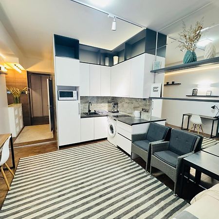 Rentnow Modern Lux Apartment In Centre تشيسيناو المظهر الخارجي الصورة