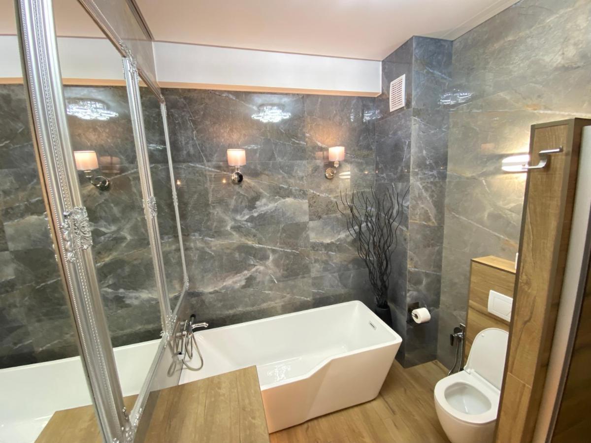 Rentnow Modern Lux Apartment In Centre تشيسيناو المظهر الخارجي الصورة