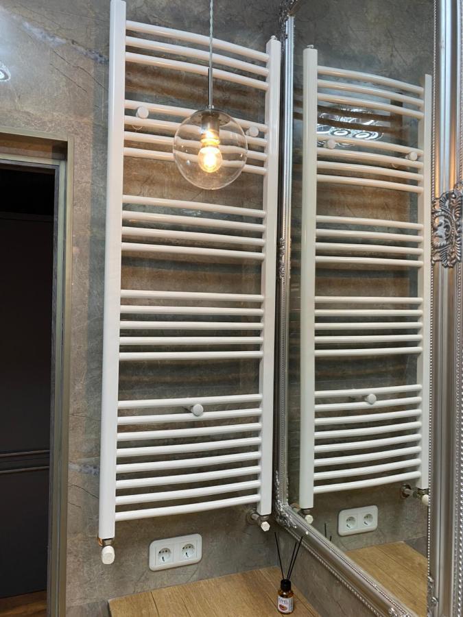 Rentnow Modern Lux Apartment In Centre تشيسيناو المظهر الخارجي الصورة