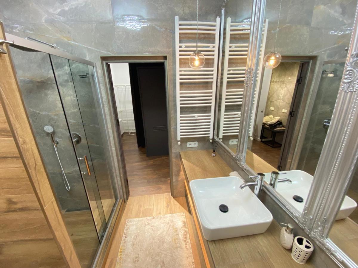 Rentnow Modern Lux Apartment In Centre تشيسيناو المظهر الخارجي الصورة