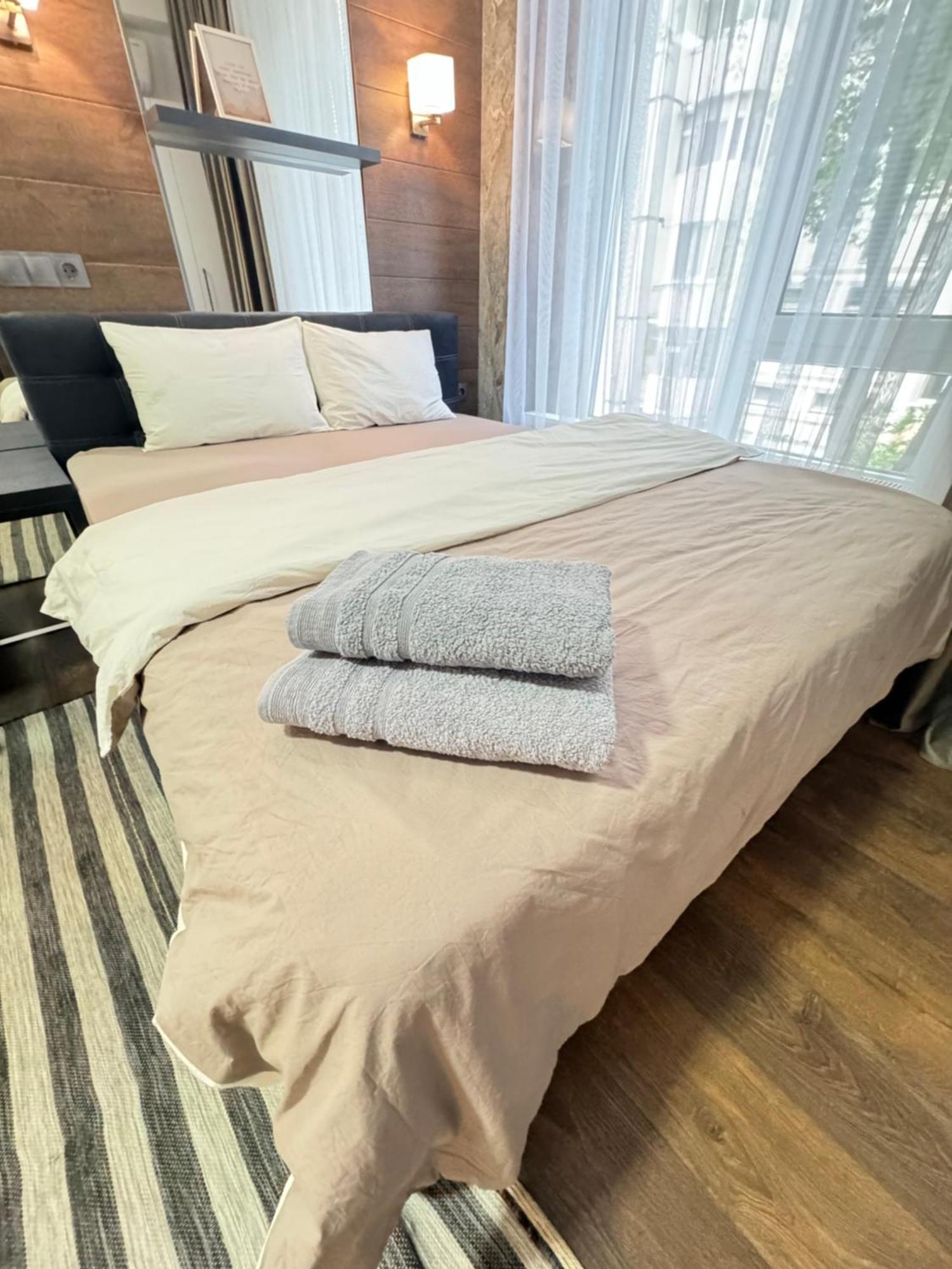 Rentnow Modern Lux Apartment In Centre تشيسيناو المظهر الخارجي الصورة