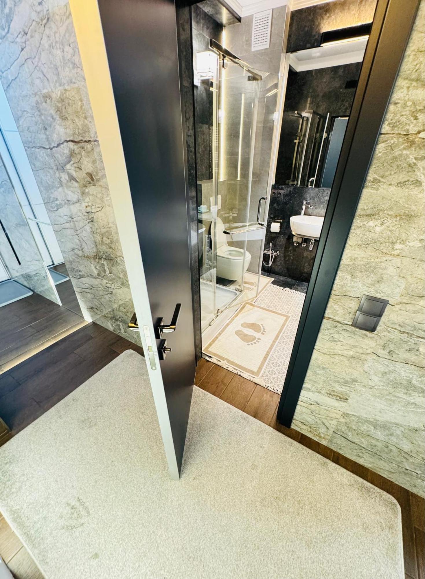 Rentnow Modern Lux Apartment In Centre تشيسيناو المظهر الخارجي الصورة