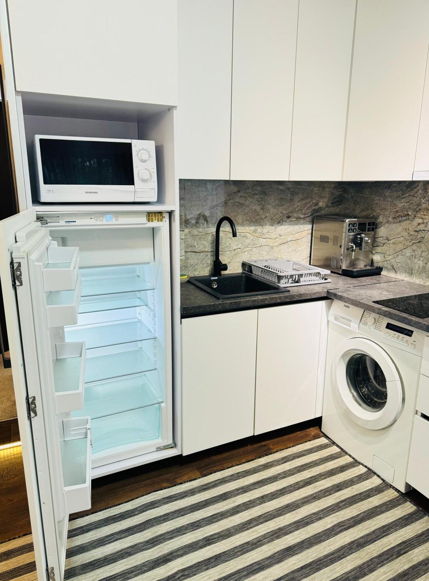 Rentnow Modern Lux Apartment In Centre تشيسيناو المظهر الخارجي الصورة